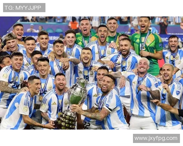 五大足球巨星盘点:梅西、C罗等五位传奇球员的风采与成就 五大足球巨星盘点:梅西、C罗等五位传奇球员的风采与成就