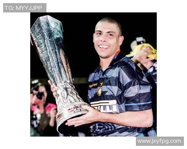 全球足球球星帅气头像集锦 展现顶级运动员风采与魅力