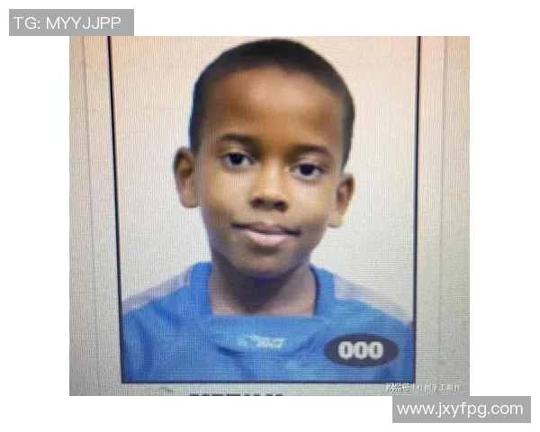 巴西足球球星卷入跨国贩毒案件引发体育界震惊与社会热议